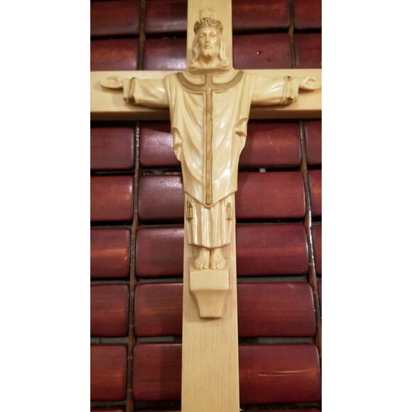 Vintage Resin Crucifix 12"x6" - Picture 2 of 4